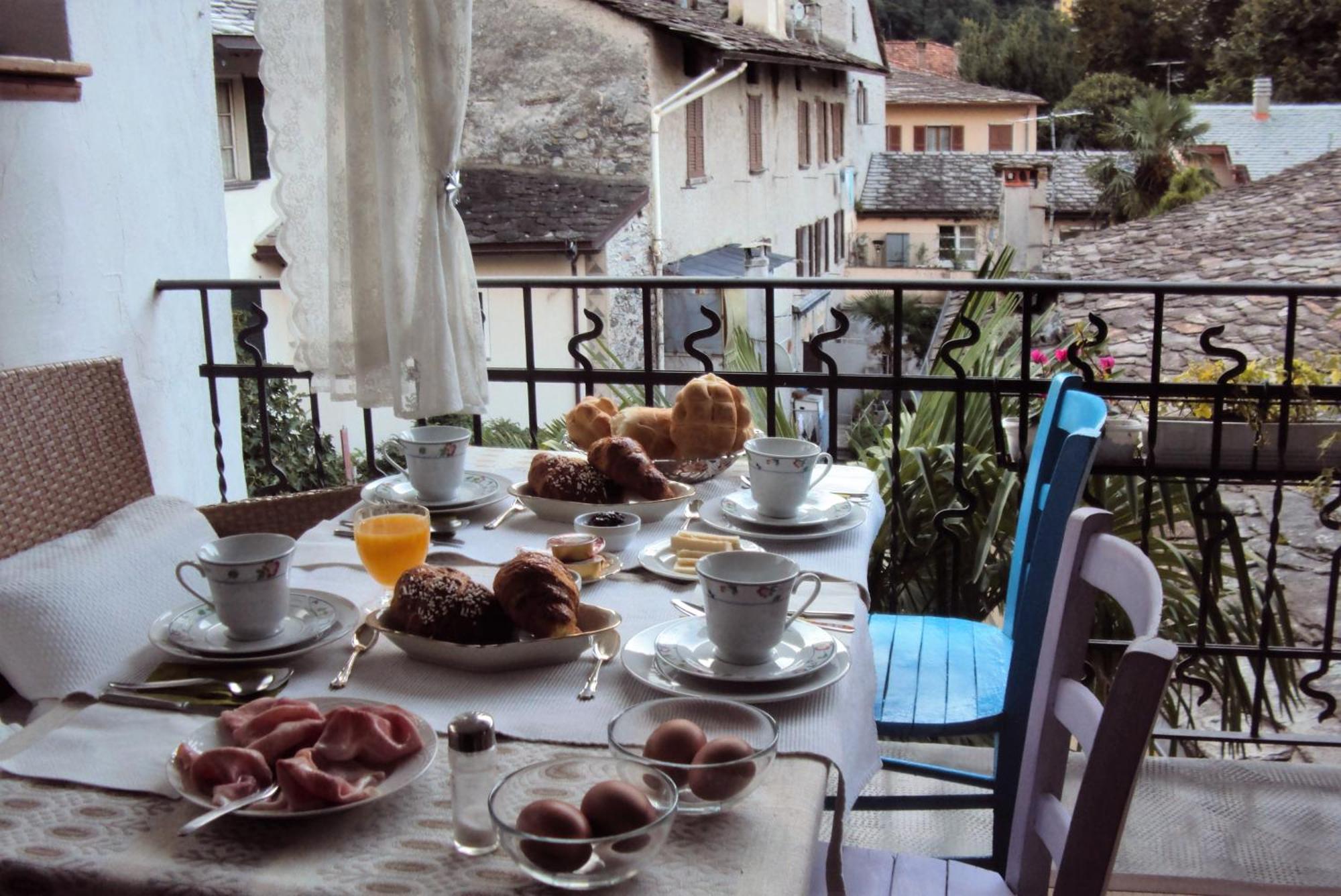 Bb Chiavenna Centro Storico Bed & Breakfast Eksteriør bilde
